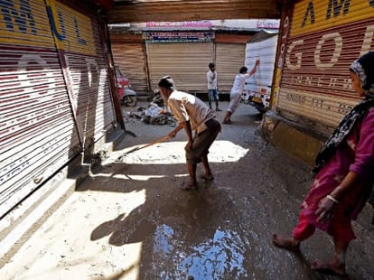 insurance companies form 279 teams to look over claims