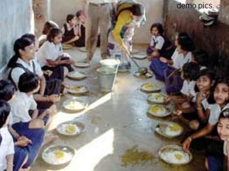 himachal mandi teacher sat seprate sc student