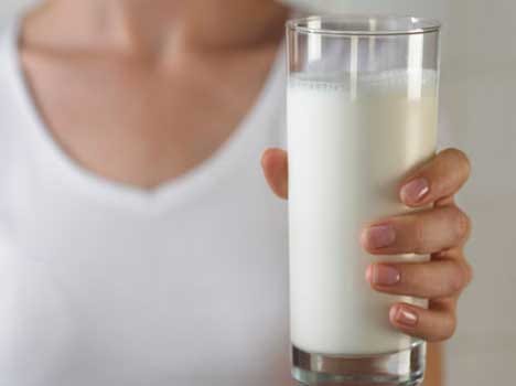 Containing detergent powder and urea in Himachal is selling  milk.