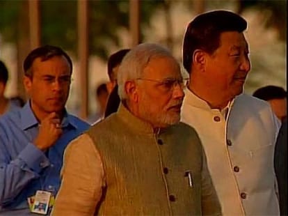 Narendra Modi-Sonia Gandhi War on Official Website