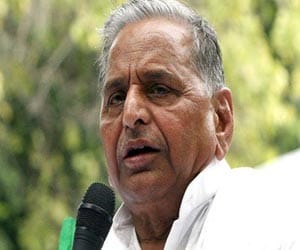 case filed against mulayam singh yadav for controversial statement