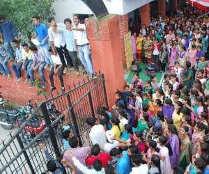 NSUI protest in una college.