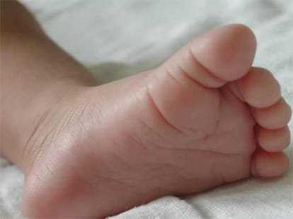 palmistry lucky sign in foot