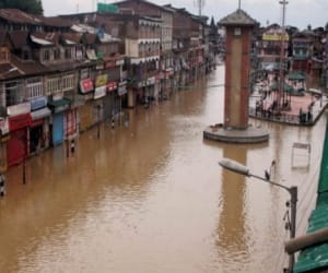 weather improves in kashmir