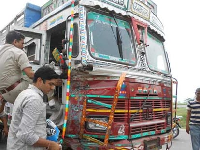  three died in road accident.