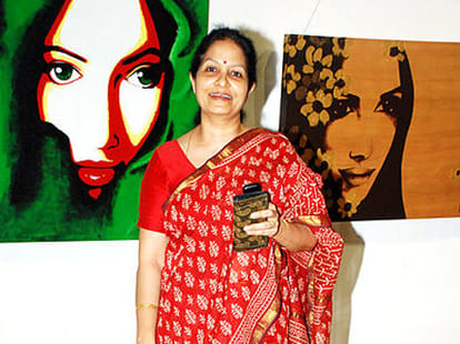 mla-cleans-his-hands-with-ex-mps-saree