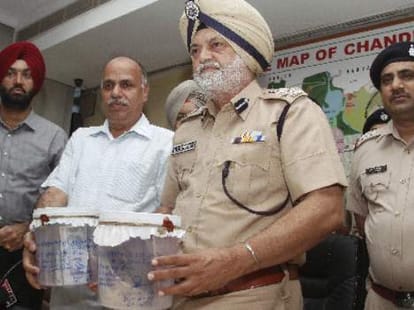 10 million robbery by policeman: Sensational disclosure
