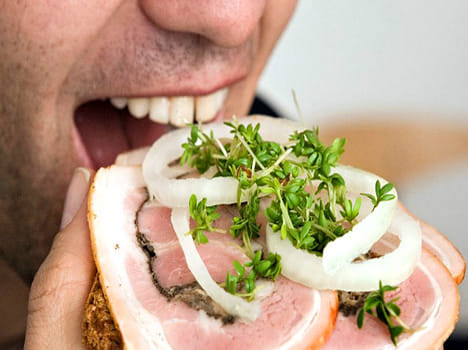 'Smart' chin strap can generate power as you eat