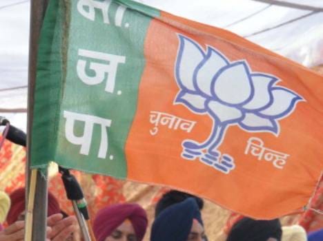 bjp leader salahuddin arrived in most wanted terrorists village