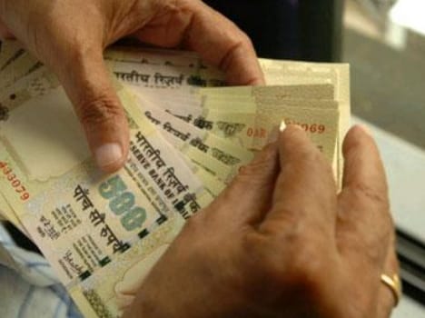 truck driver arrested with fake currency