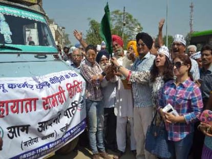 revolt and commotion against 'AAP' leader Gul Panag