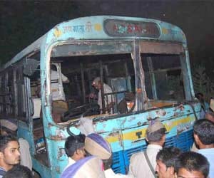 Gas Cylinder blast in bus in Bulandshahar, 100 injured.