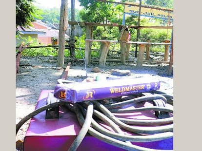 due to electricity current two people died at himachal