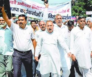 Black Flags to BJP Leader by BJP Leaders