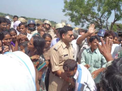 disturbance in allahabad after murder of teacher.