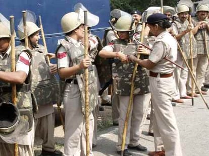 Non-Bailable Warrant to Sant Rampal in Karontha Kand