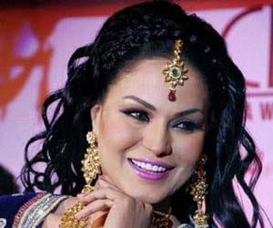 Veena Malik and husband Sentenced 26 years in jail for Blasphemy