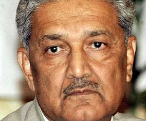 AQ Khan slams Nawaz Sharif after India's successful Mars Mission MOM