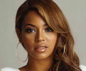 Naked Beyonce shows Blue Ivy bump with Jay-Z in home