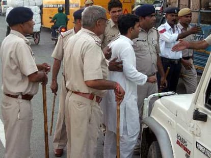 Allegation on Judge by Sant Rampal Supporters