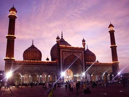 Killing Attempt on Imam Bukhari to Burn Alive 