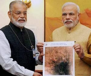 ISRO sent first MOM pictures of Mars - ISRO Mars Orbiter