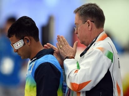 vijay kumar won gold medal in national games.