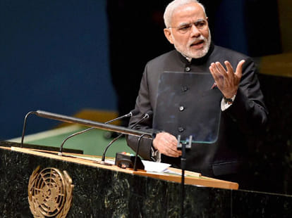 pakistan media said vajpayee, modi both are different