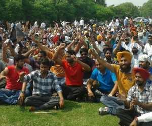  student protested for bus service,jam