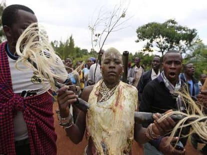 weird tribes and traditions