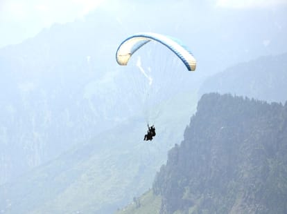 Indian women pilots are not participating in First paragliding World Cup in Himachal 2015.