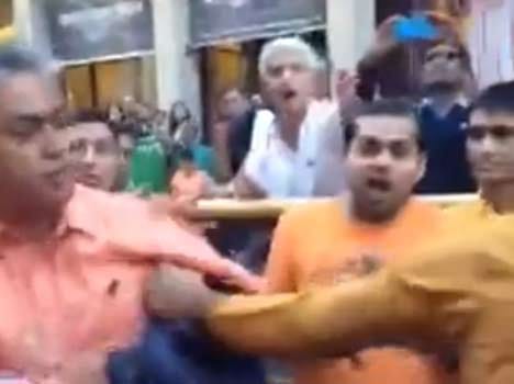 Attack on Rajdeep Sardesai in Madison Square - Modi in America