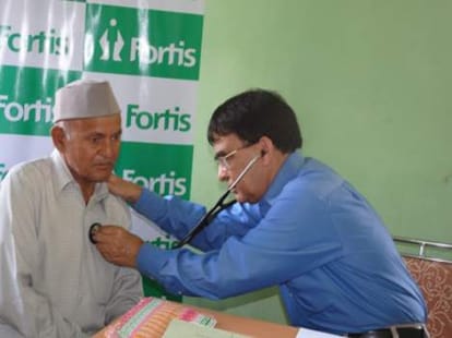 Renowned surgeon Dr. Mahanta received  Lifetime Achievement Award