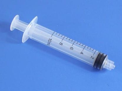 used syringe case: police starts investigation.