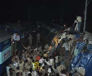 train accident in gorakhpur.