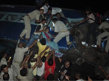 train accident in gorakhpur.