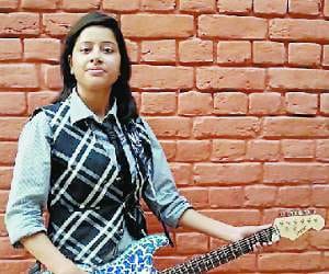 Aakriti won solo song competition in youth festival.