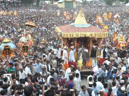 international kullu dusherra: dc felt sorry to devta.