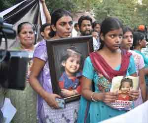 Commissioner bassi announces fifty thousand reward for jahnvi's tracer.