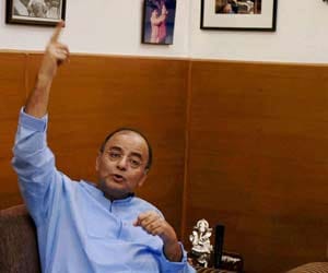Finance Minister Arun Jaitley discharged from AIIMS.