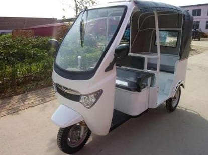 Women special auto rickshaw in ncr.