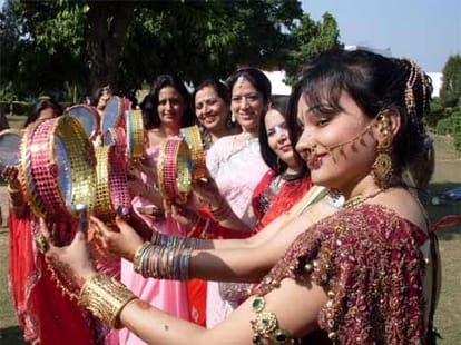 Karva Chauth festival, market prepare.