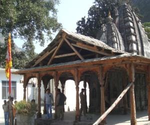theft at narsingh temple rampur