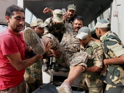 pakistan violates ceasefire, 4 rangers dies