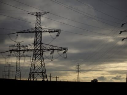 Govt can solve power issue says engineers.