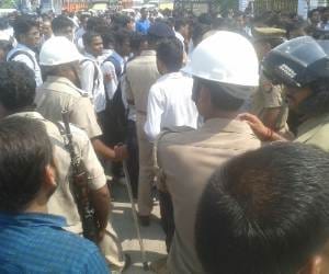 ruckus on faizabad road in lucknow.