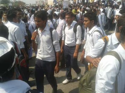 ruckus on faizabad road in lucknow.