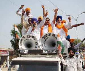 road show of HSGJMC against badal and makkar
