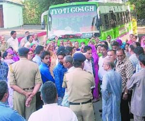 usha suicide:angery people stopped traffic at humirpur.