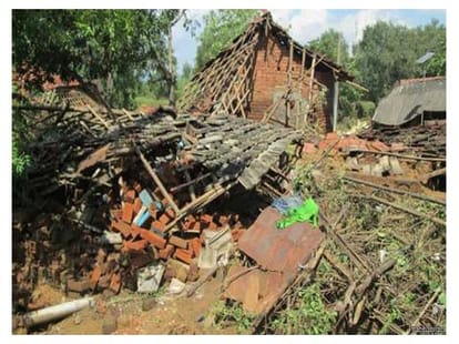 where is origin of cyclon hudhud?